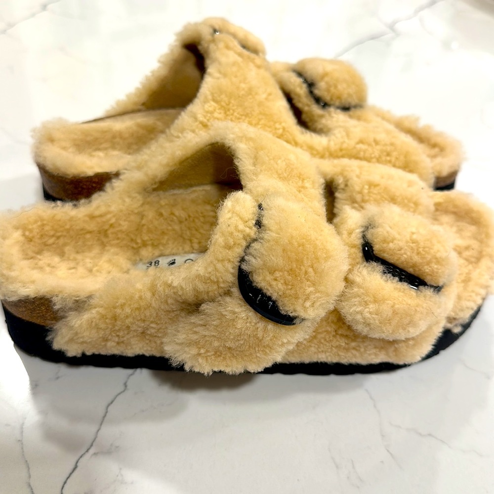 NWOT Birkenstock Arizona Big Buckle Teddy